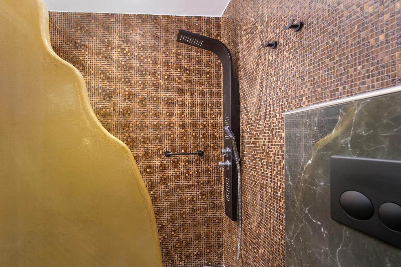Sole D'Oro Luxury Suites أويا المظهر الخارجي الصورة