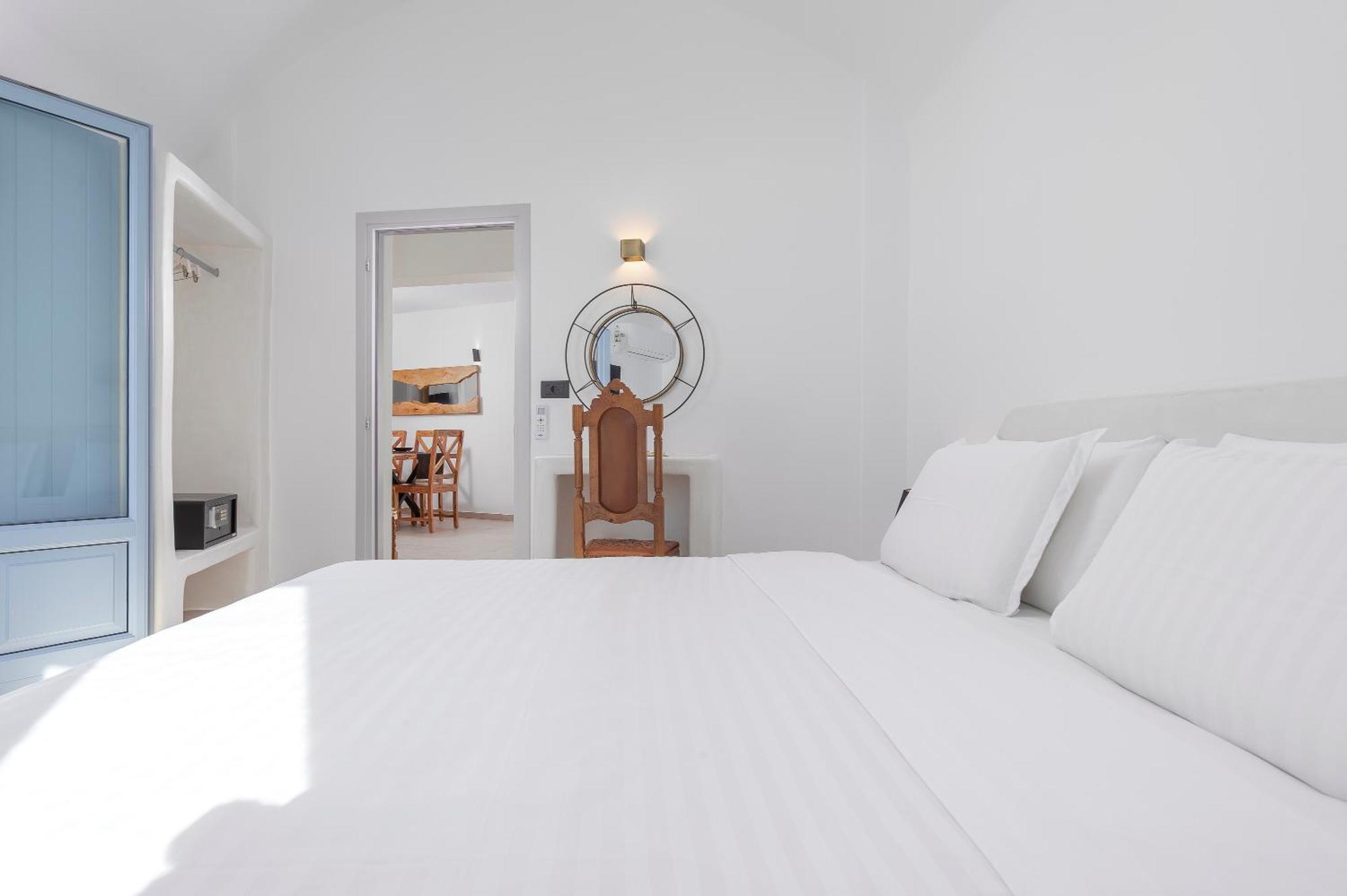 Sole D'Oro Luxury Suites أويا الغرفة الصورة
