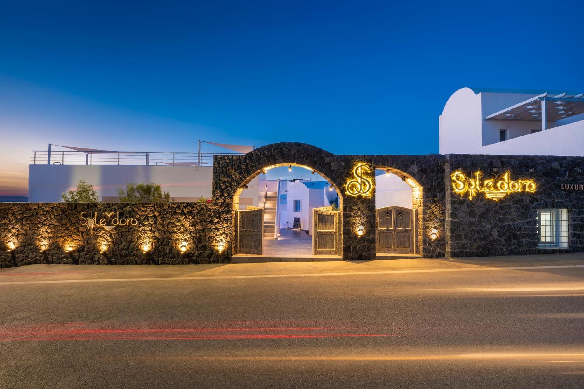 Sole D'Oro Luxury Suites أويا المظهر الخارجي الصورة